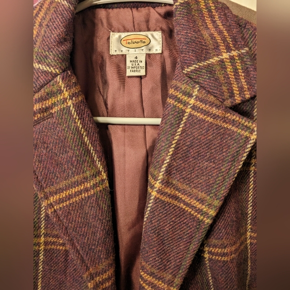 Blazer - Picture 2 of 4